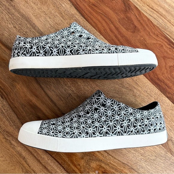 Native Jefferson unisex slip on water shoe - Picture 3 of 11